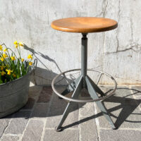 sgabello industriale vintage