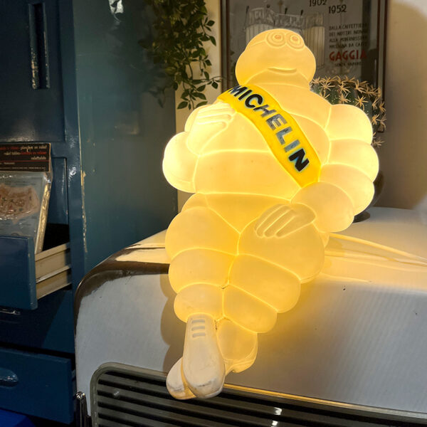 pupazzo Michelin Bibendum con luce vintage mascotte