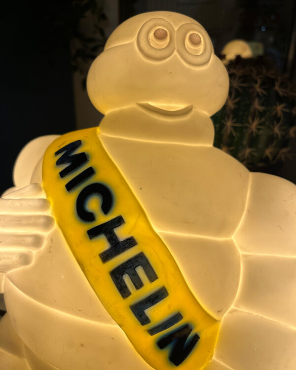 pupazzo Michelin Bibendum con luce vintage mascotte