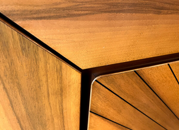 Credenza in noce vintage
