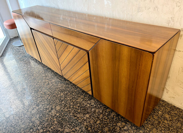 Credenza in noce americano vintage