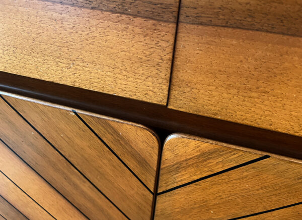 Credenza in noce americano vintage